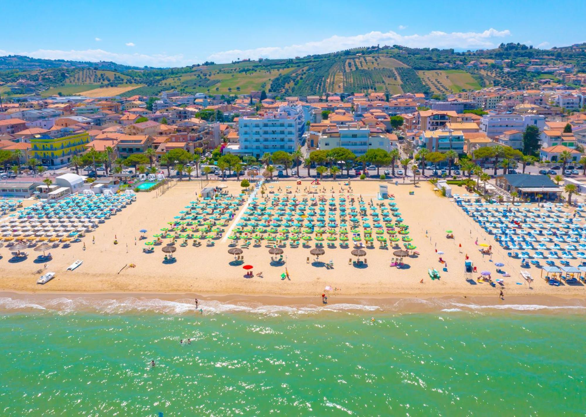 Residence Abruzzo Resort Tortoreto Buitenkant foto